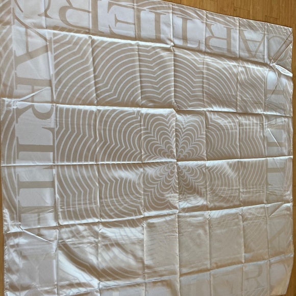 Cartier oversized silk scarf - Picture 5 of 5